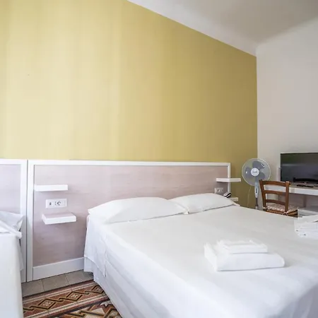 Centrale Hotel 2*